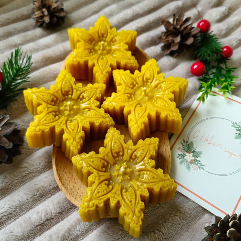 Новогодняя свеча "Снежинка"